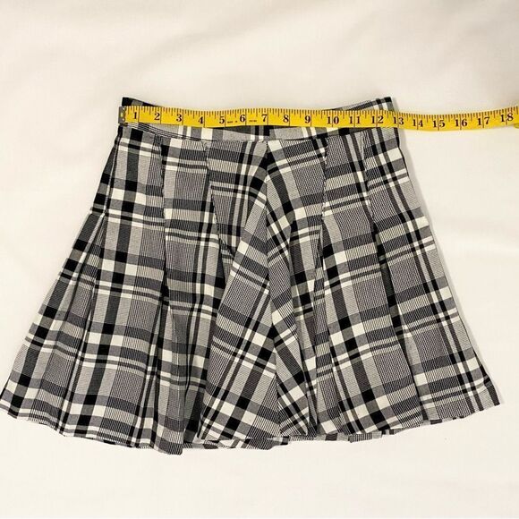 Divided Classic Plaid Women's Skirt size 4 - Picture 7 of 9